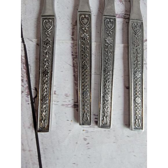 Vintage United Silver Co. USI2 Stainless Steel 4 Dinner Knives - Picture 2 of 3